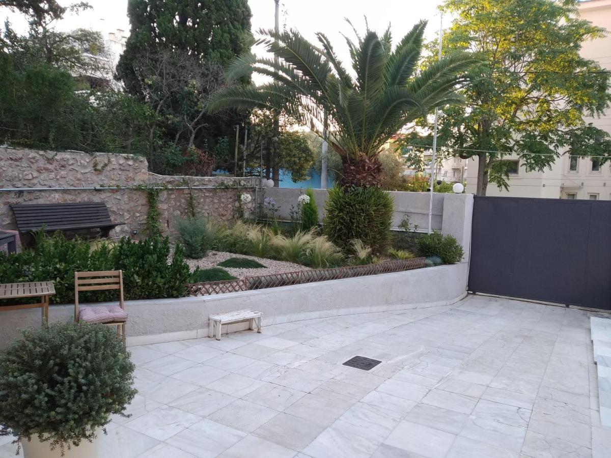 King Lodge Athena Bagian luar foto