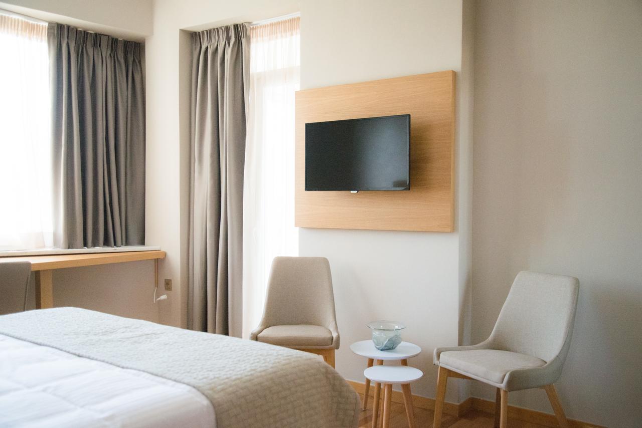 King Lodge Athena Bagian luar foto