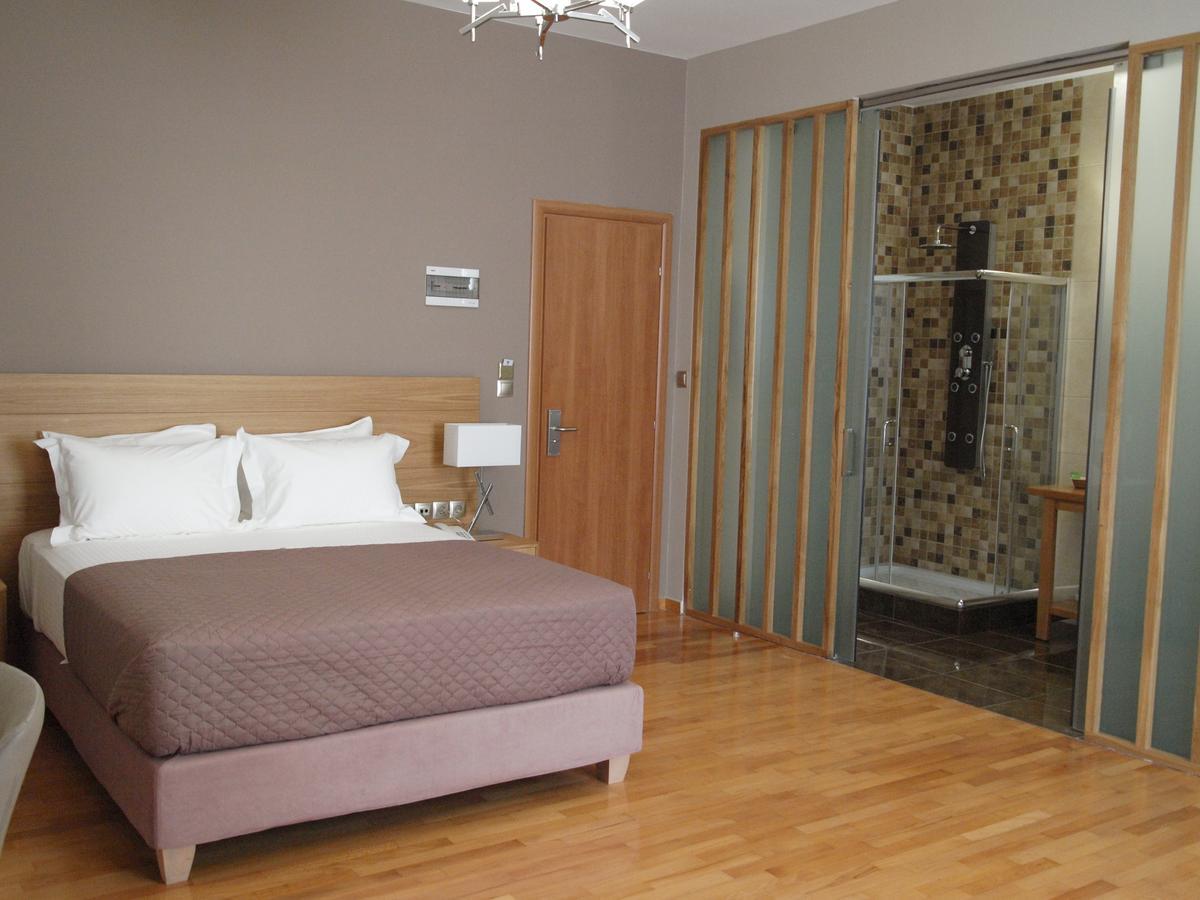 King Lodge Athena Bagian luar foto