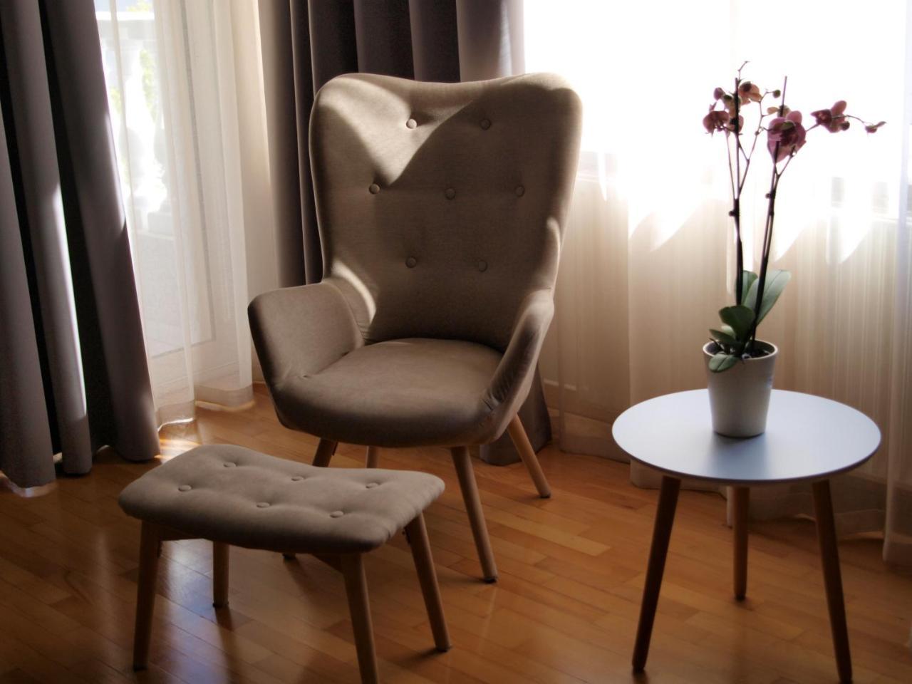 King Lodge Athena Bagian luar foto
