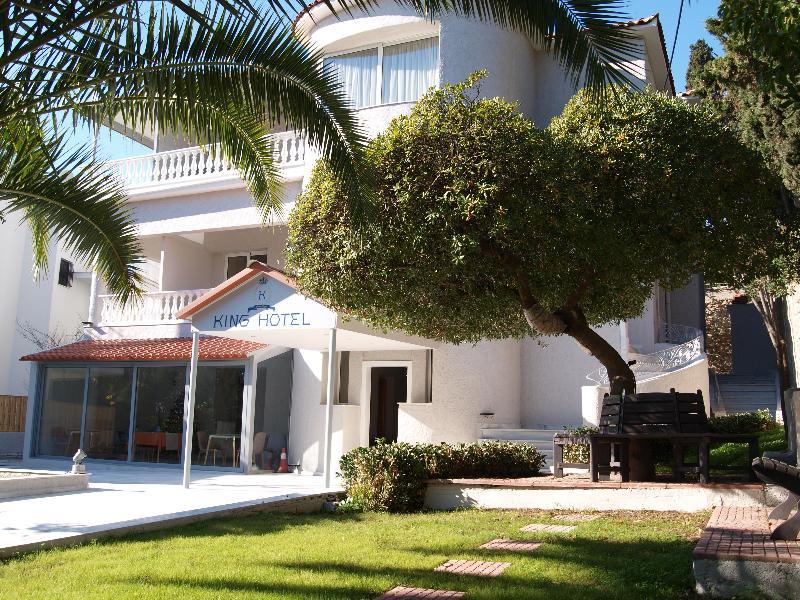 King Lodge Athena Bagian luar foto